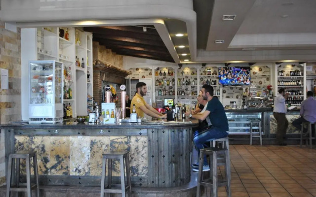 Hotel Restaurante Dama de Baza