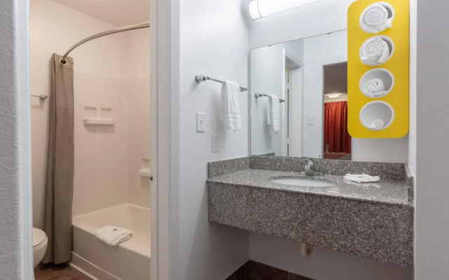 Americas Best Value Inn & Suites - College Station/Bryan