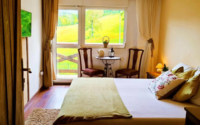 Gorski Widok Karpacz Apartamenty i Pokoje- Salon Kominkowy