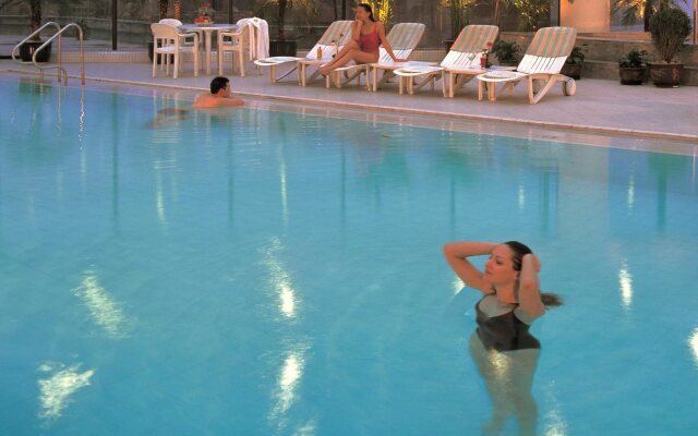 Golden Flower Hotel