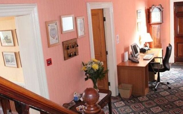 Warwick Lodge Guesthouse