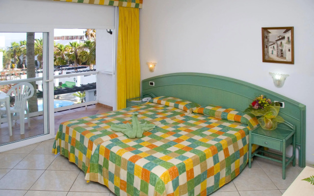 Aparthotel Esquinzo Y Monte Del Mar