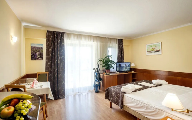Holiday Club Apartman Hotel