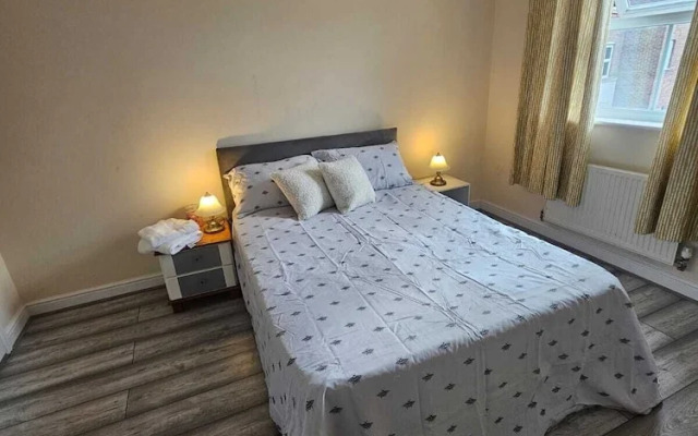 Sittingbourne Serenity - Spacious 4-bed House