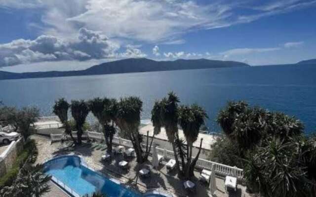 Blue Hotel Holiday
