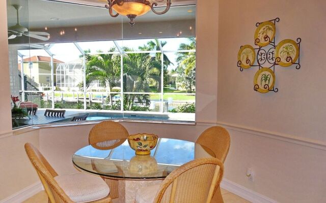 Pet-friendly Waterfront Home Near Beach With Pool