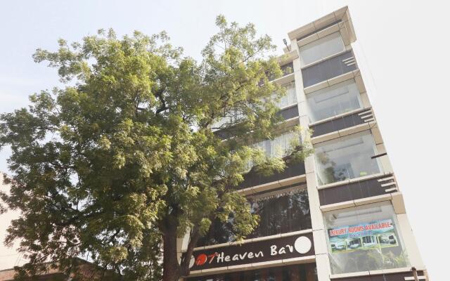 OYO 68376 Hotel 7th Heaven