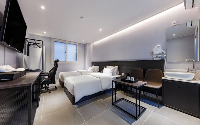 Rest Hotel