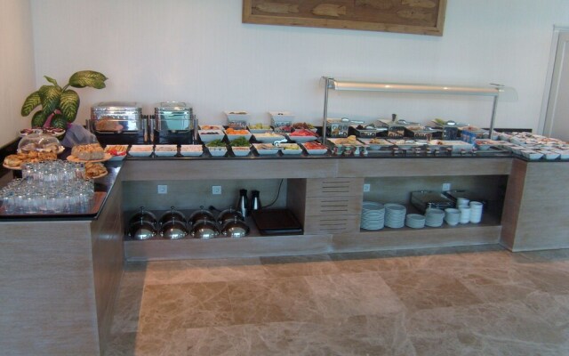 Marina Suites & Spa