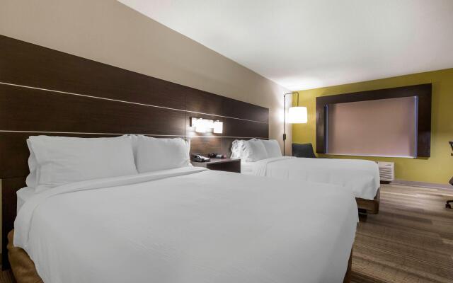 Holiday Inn Express & Suites Chicago West - St Charles