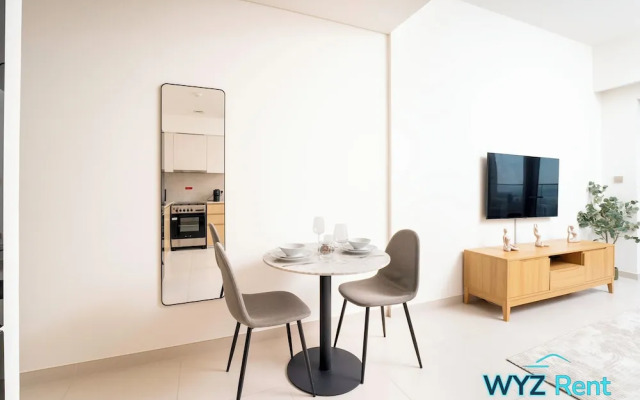 Sleek 1BR in Burj Royale with Canal View