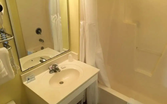 Topsail Shores Inn