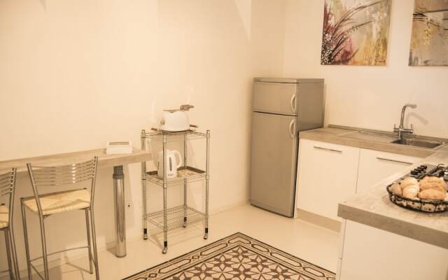 Numero 12 White Home 14