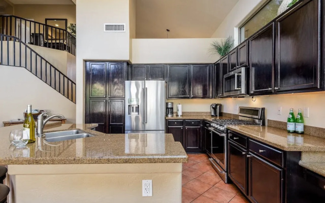 Casa Solara 4 Bedroom Home by RedAwning