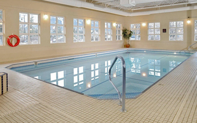 Coast Canmore Hotel & Conference Centre