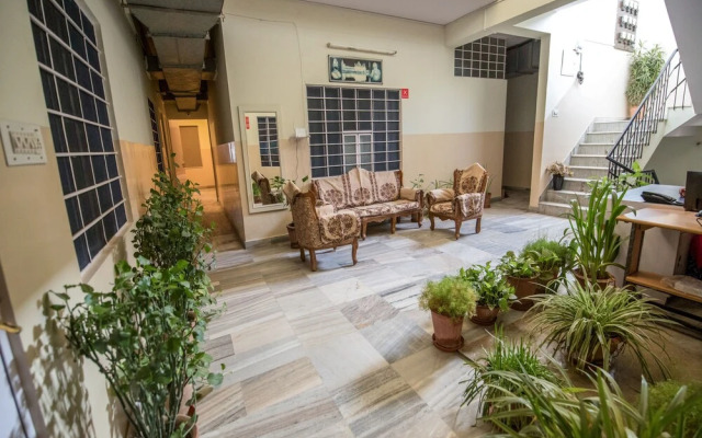 OYO 13790 Hotel Satya Regency