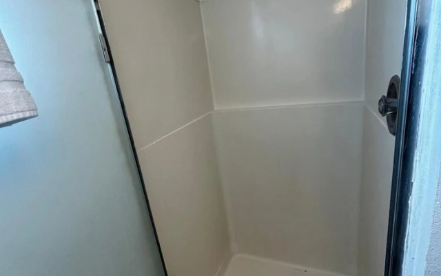 Travelers Inn by OYO Longview Kelso