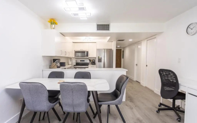 Bass & Sun Condominium 2/2 Bedroom