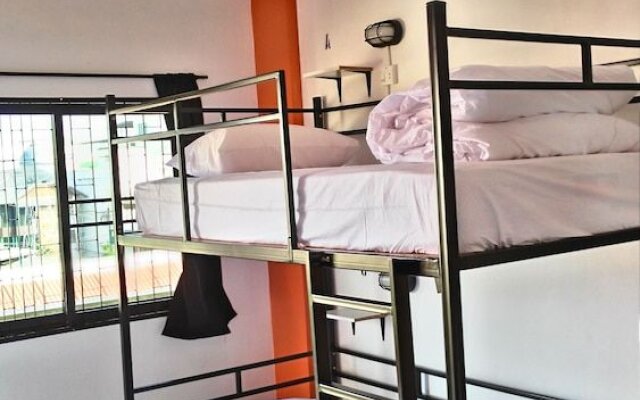 Bodega Chiang Mai Party Hostel - Adults Only