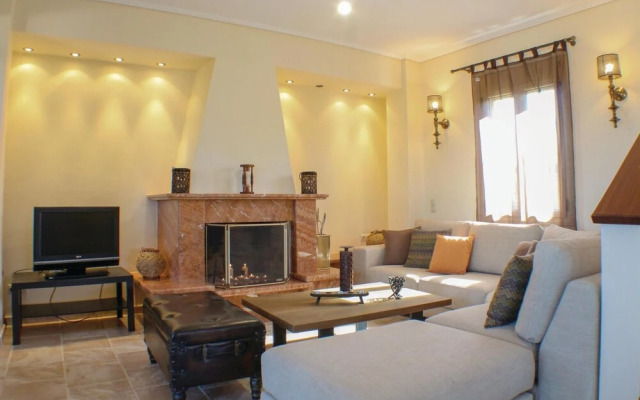 Nice Home in Koroni with Hot Tub, WiFi, Outdoor Swimming Pool