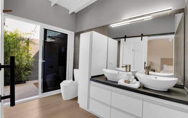 Villa Blue Topaz - Oasis With Pool Hot tub Sauna
