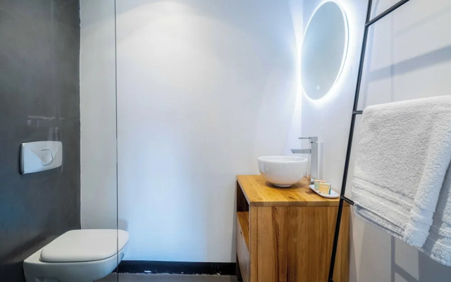 1 Bedroom Apartment in City Center, Near Old Port