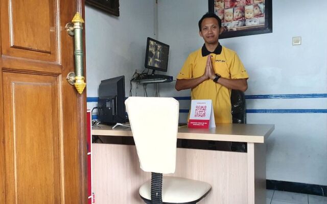 OYO 2302 Blue House Costel Syariah