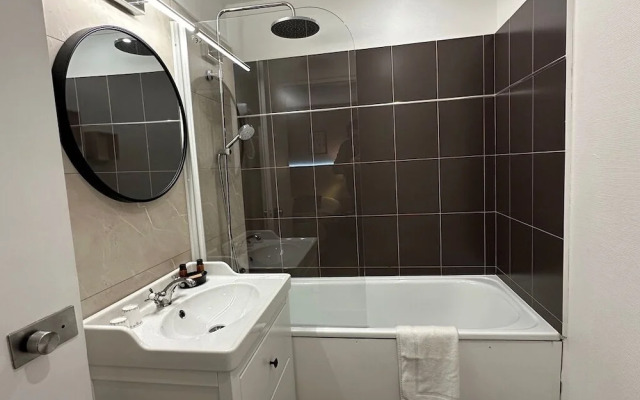 Hotel SPA Piscine le Petit Castel