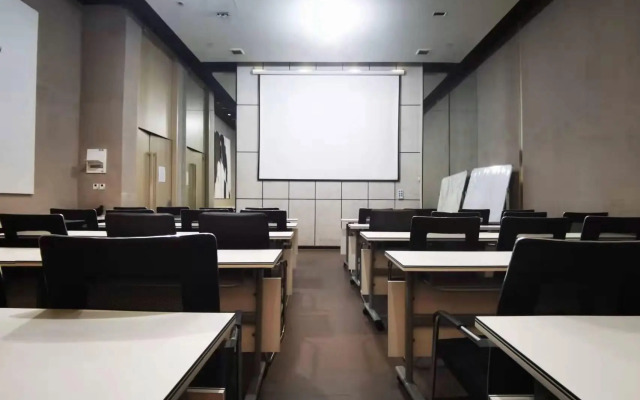 Jinjiang Inn Select Changchun Yiqi Dongfeng Street Branch