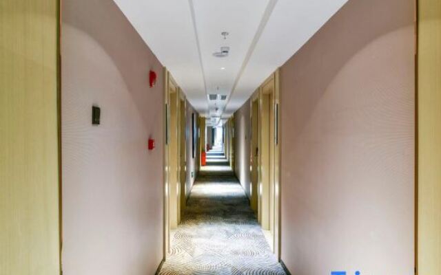 Yishang Hotel (Haiya Binfencheng Lingzhi Subway Station)