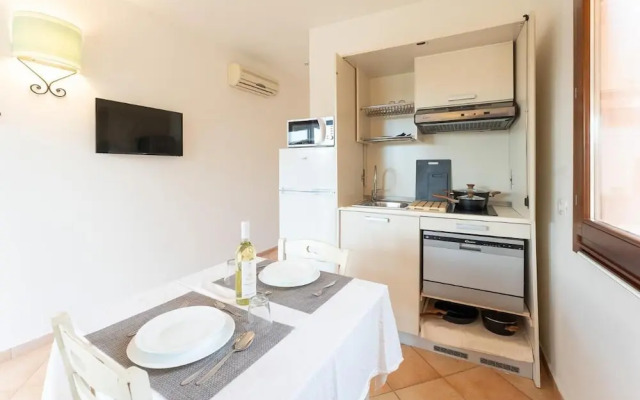 Relaxing Residence Baia dei Mirti B4 1 Bedroom Apartment Sleeps 4 -bilo 4