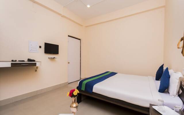 OYO 8998 Hotel Aayash