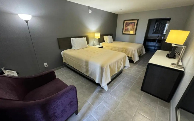 River Palm Hotel