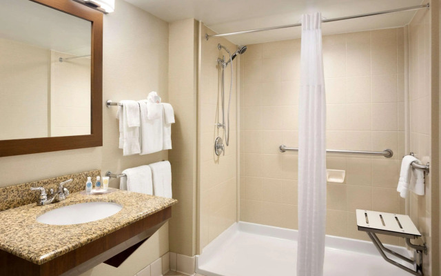 Comfort Inn & Suites Presidential - Downtown Little Rock
