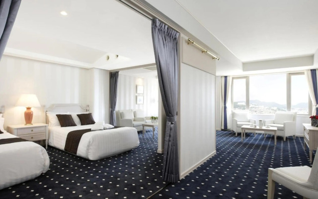 Luke Plaza Hotel