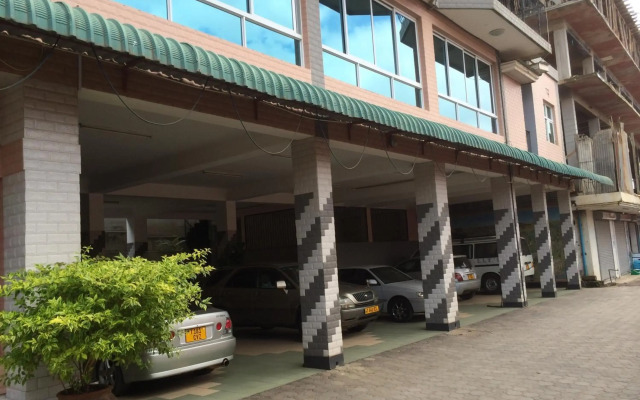 Mc-Ellys Hotel