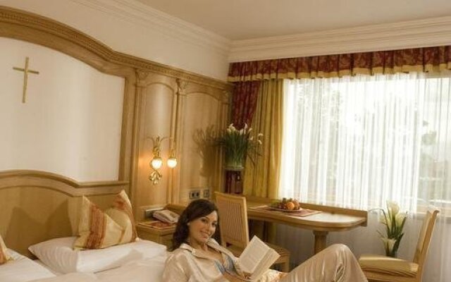 Lakeside Motor Lodge