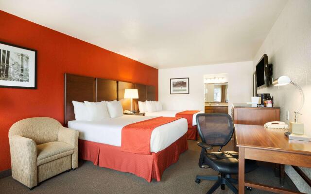 Ramada by Wyndham San Diego North Hotel & Conference Center