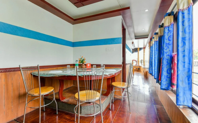 Oyo 22044 Sree Vinayaka Houseboat 1 Bhk