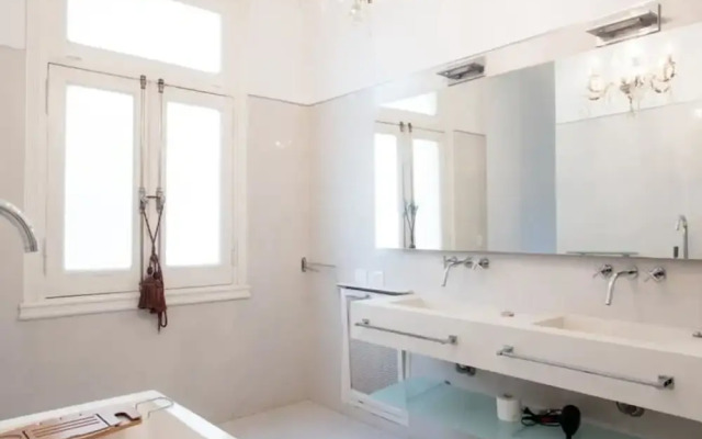 Purple Rain Elegant 2 Bedroom in Recoleta