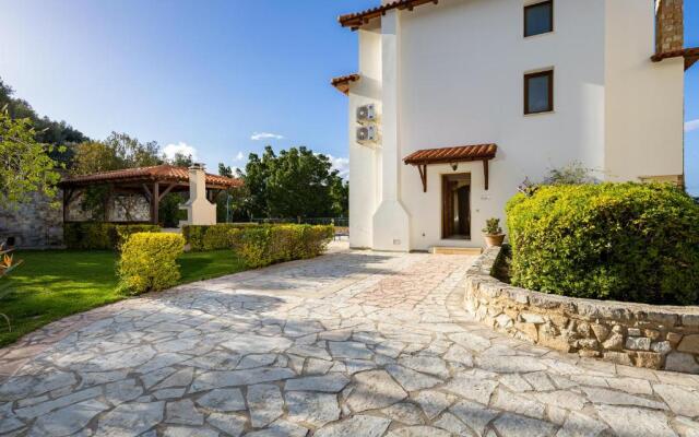 Villa Eleftheria private pool/garden/view/3bdrms/3.5bthrms