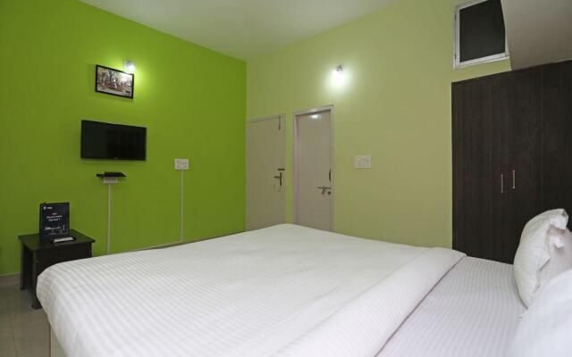 OYO 9345 Aditya Home