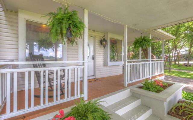 The Funky Monkey Inn