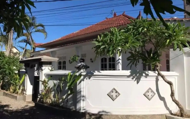 Villa The White House Seminyak