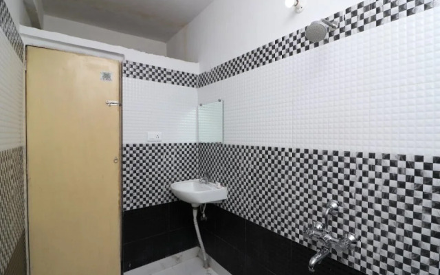 Amar Raj Inn by OYO Rooms