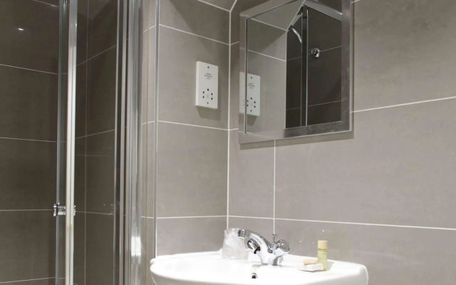 Kensington Gardens Hotel