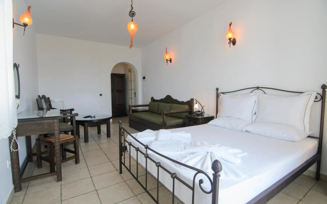 Yperia Hotel