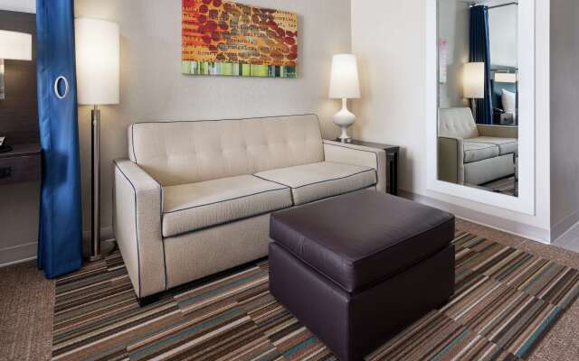 Home2 Suites by Hilton Anchorage / Midtown