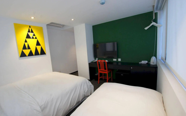 color fun inn
