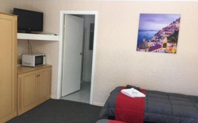 Village Motor Inn